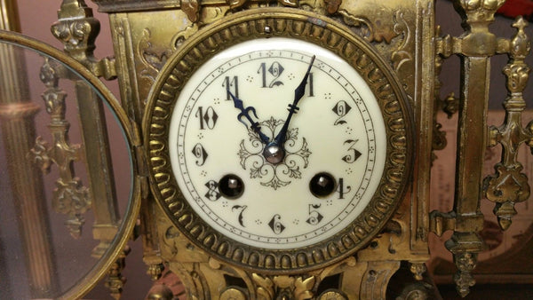 Ornate Brass Antique Mantle Clock w/ Chime Bell Decorated w/ a Lions Head