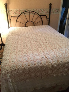 Antique White Crochet & Linen Coverlet Bed Cover 91 x 95